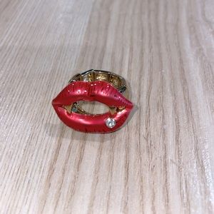 Betsey Johnson vampire kisses ring